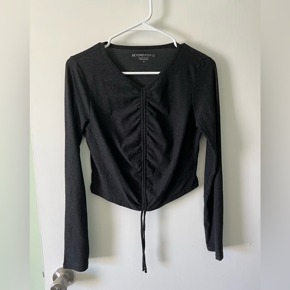 Beyond Yoga Charcoal Long Sleeve Ruched Top